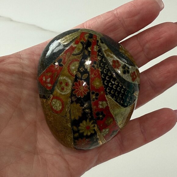 VTG Hand Painted Rock Nancy Miller 1996 Artist Signed Boho Floral Gold Black Red - Picture 5 of 12
